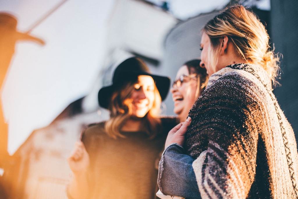 Il est important d’avoir des amis à qui on peut compter, à qui on peut se confier et qui permettent de découvrir des nouvelles choses. Personne ne peut vraiment réussir tout seul !